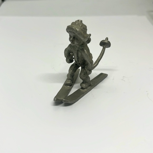 Vintage Miniature Pewter Snow Skier, 1975 P Davis Pewter - Picture 1 of 5